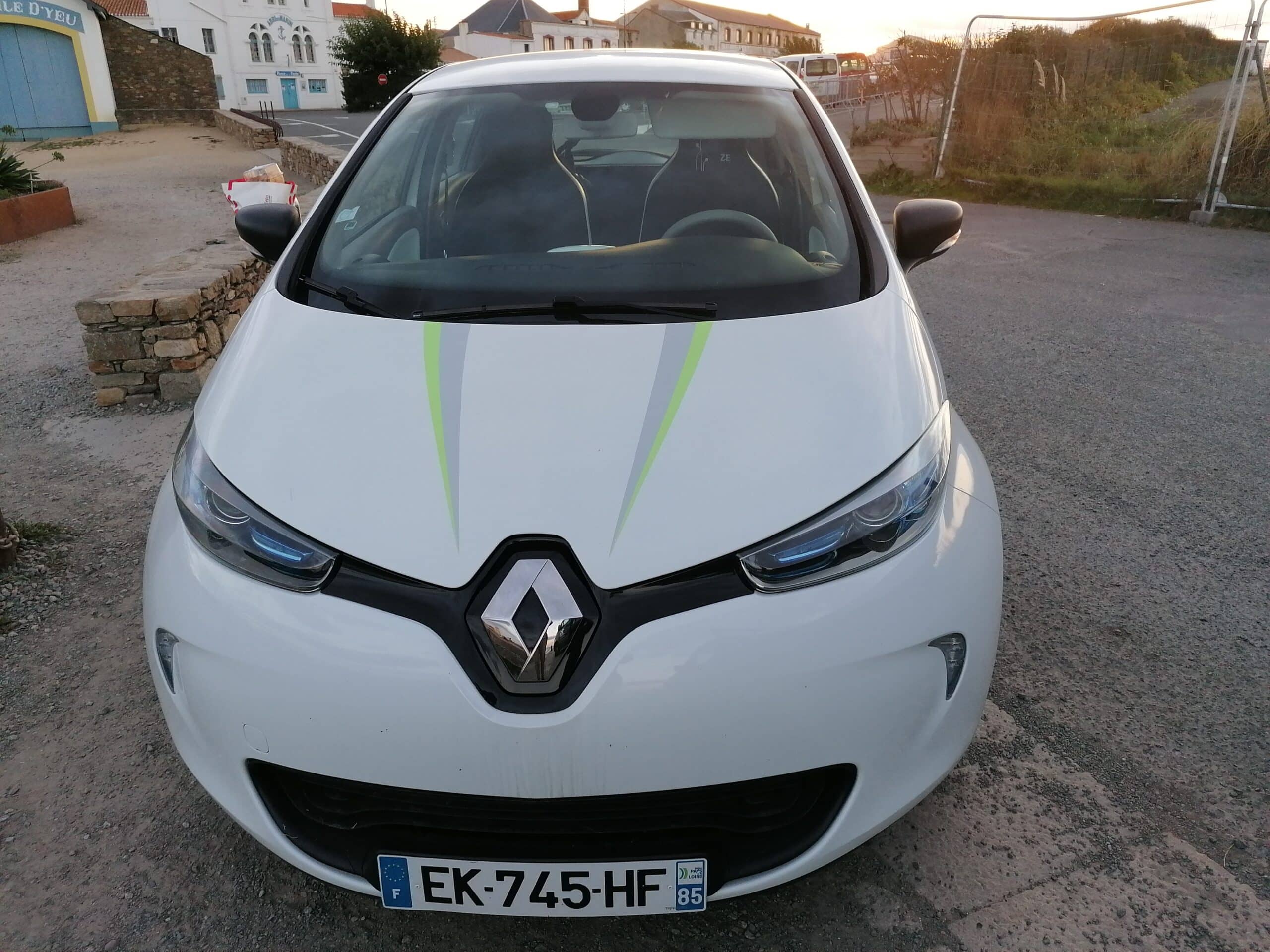 Photo Location voiture électrique Zoé - île d'Yeu